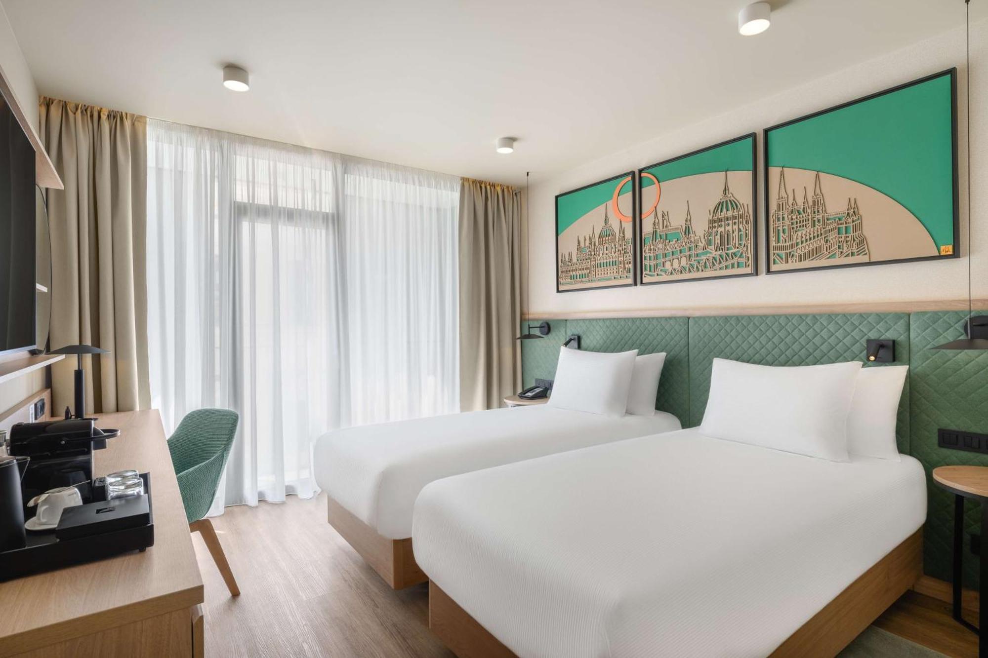 Hilton Garden Inn Debrecen City Center Экстерьер фото