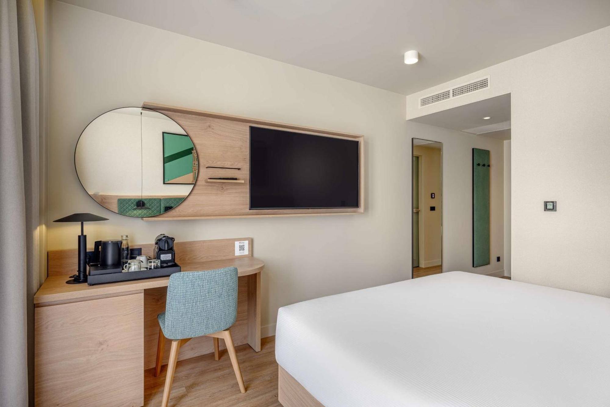 Hilton Garden Inn Debrecen City Center Экстерьер фото