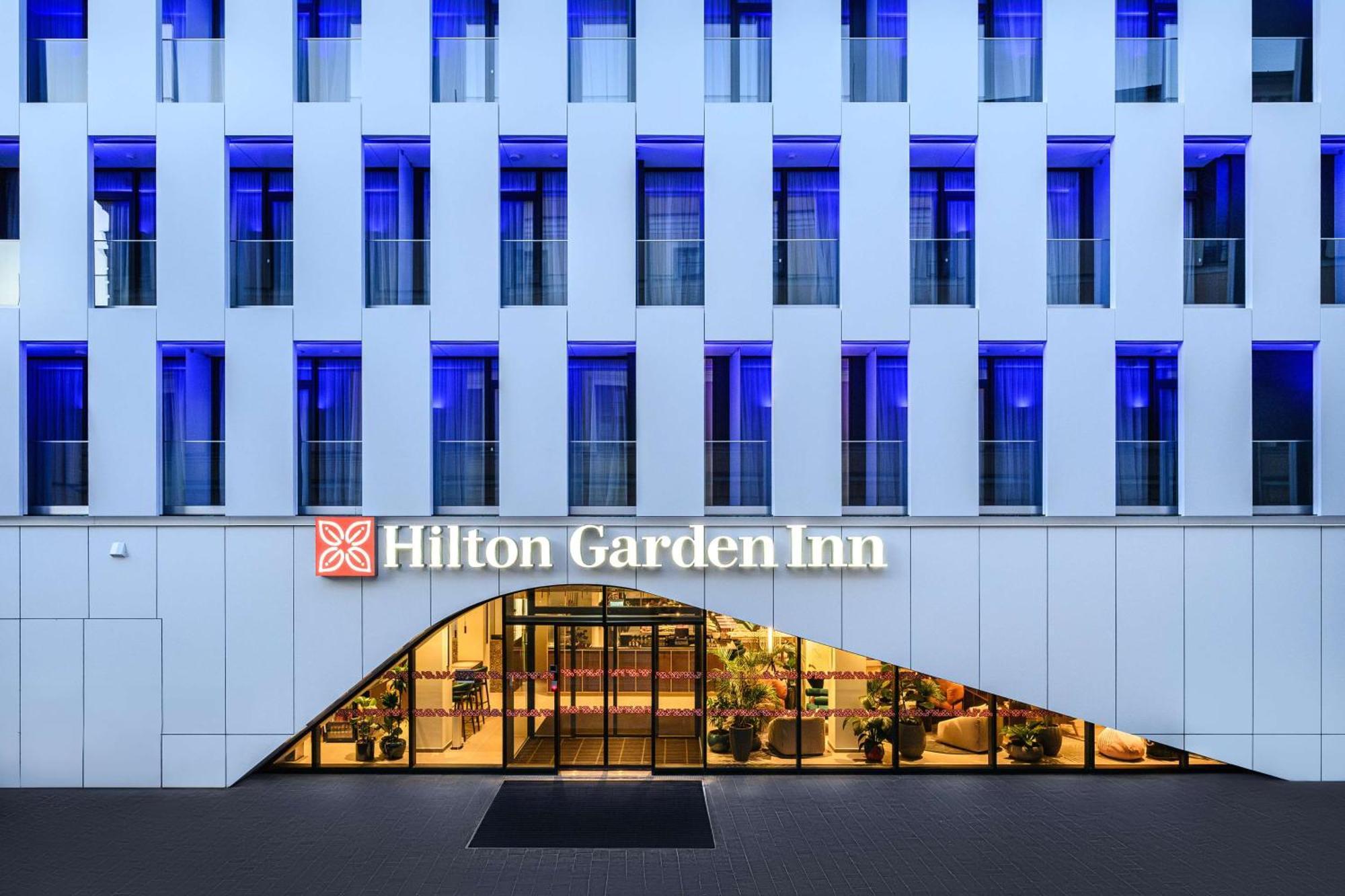 Hilton Garden Inn Debrecen City Center Экстерьер фото