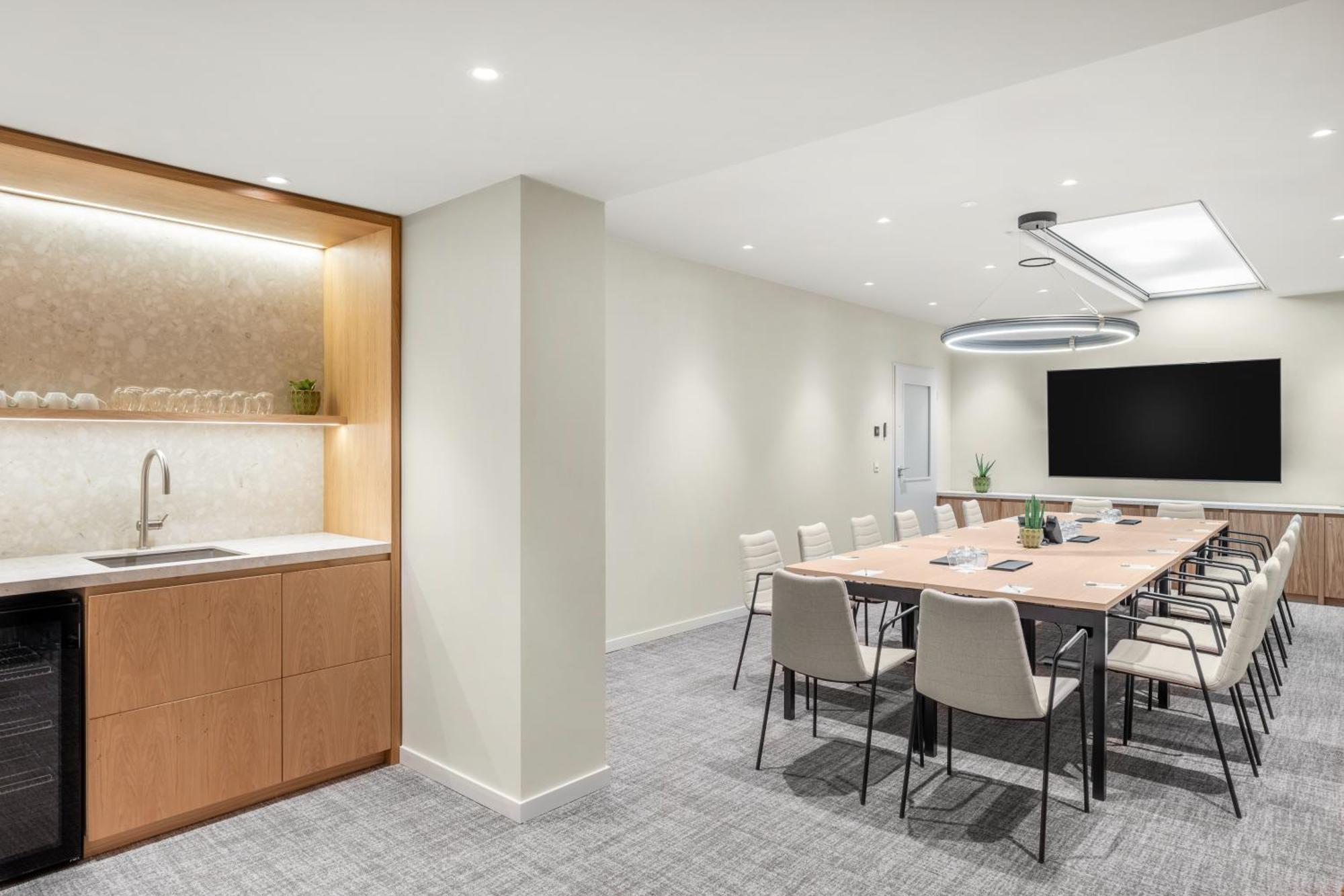 Hilton Garden Inn Debrecen City Center Экстерьер фото