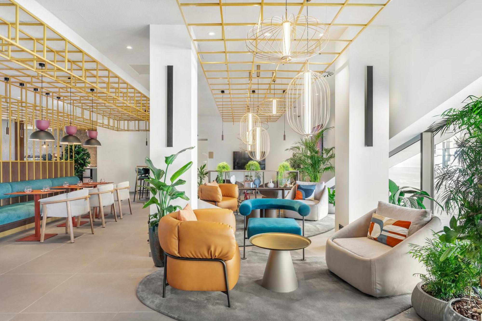 Hilton Garden Inn Debrecen City Center Экстерьер фото