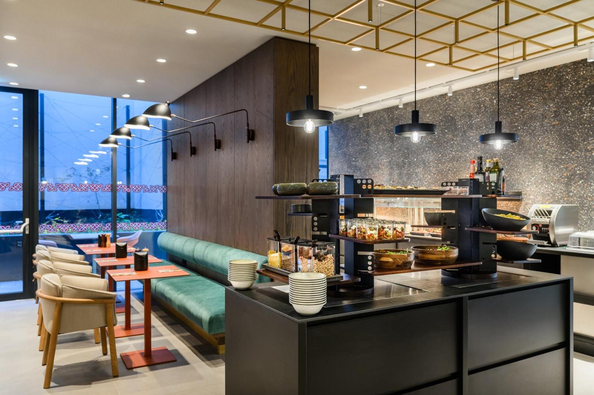 Hilton Garden Inn Debrecen City Center Экстерьер фото