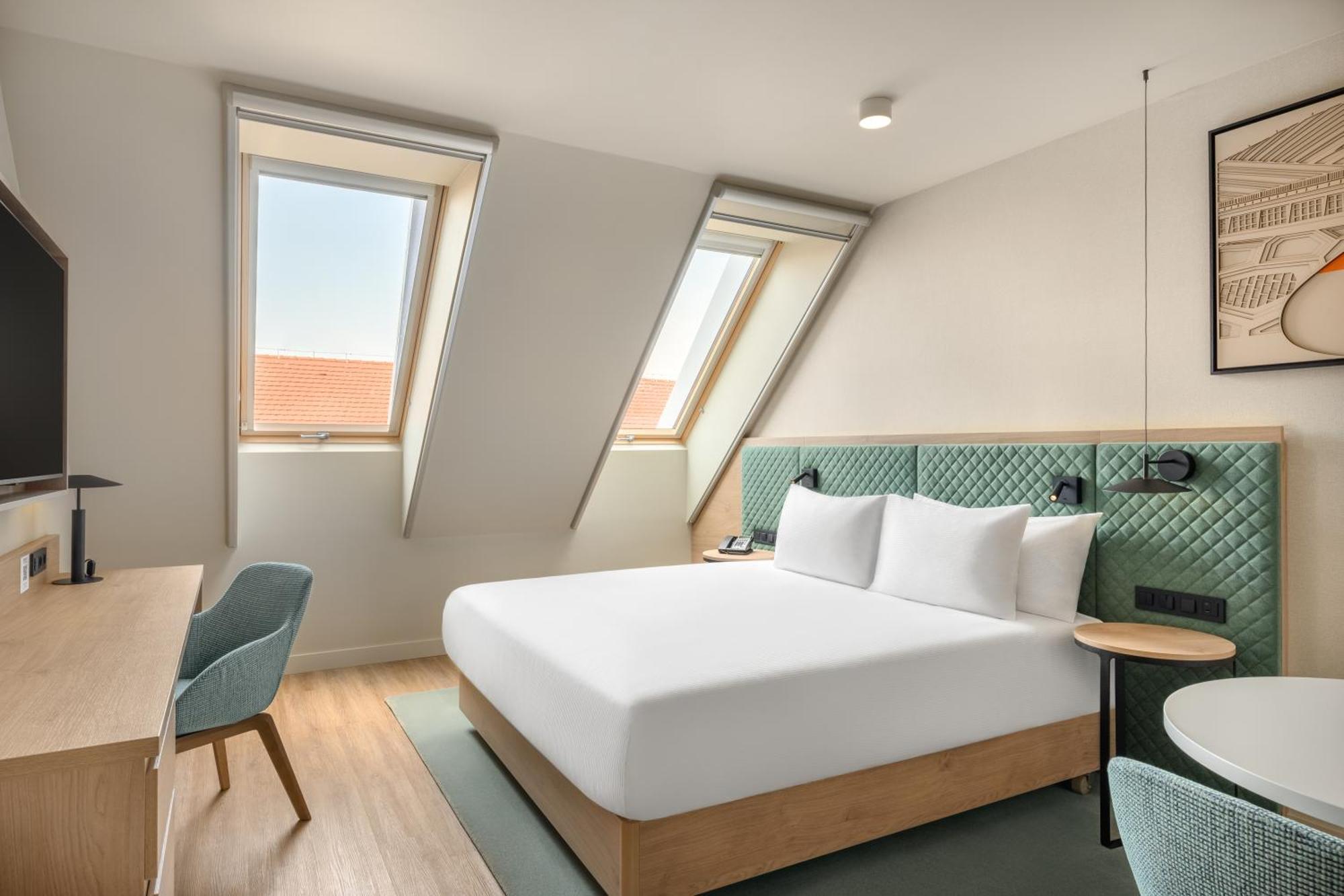 Hilton Garden Inn Debrecen City Center Экстерьер фото