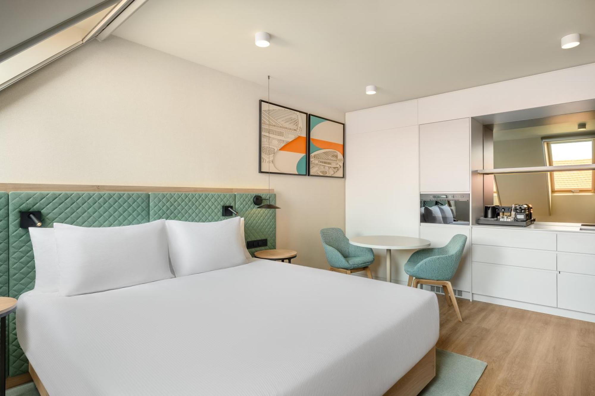 Hilton Garden Inn Debrecen City Center Экстерьер фото